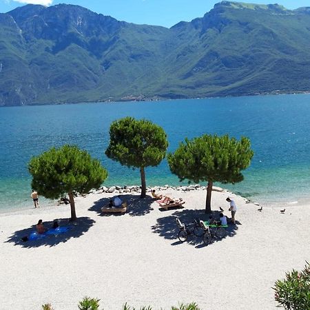 Appartamento Casa Vacanze Spiaggia D'Oro Desenzano del Garda Eksteriør billede