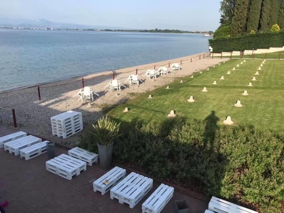 Appartamento Casa Vacanze Spiaggia D'Oro Desenzano del Garda Eksteriør billede