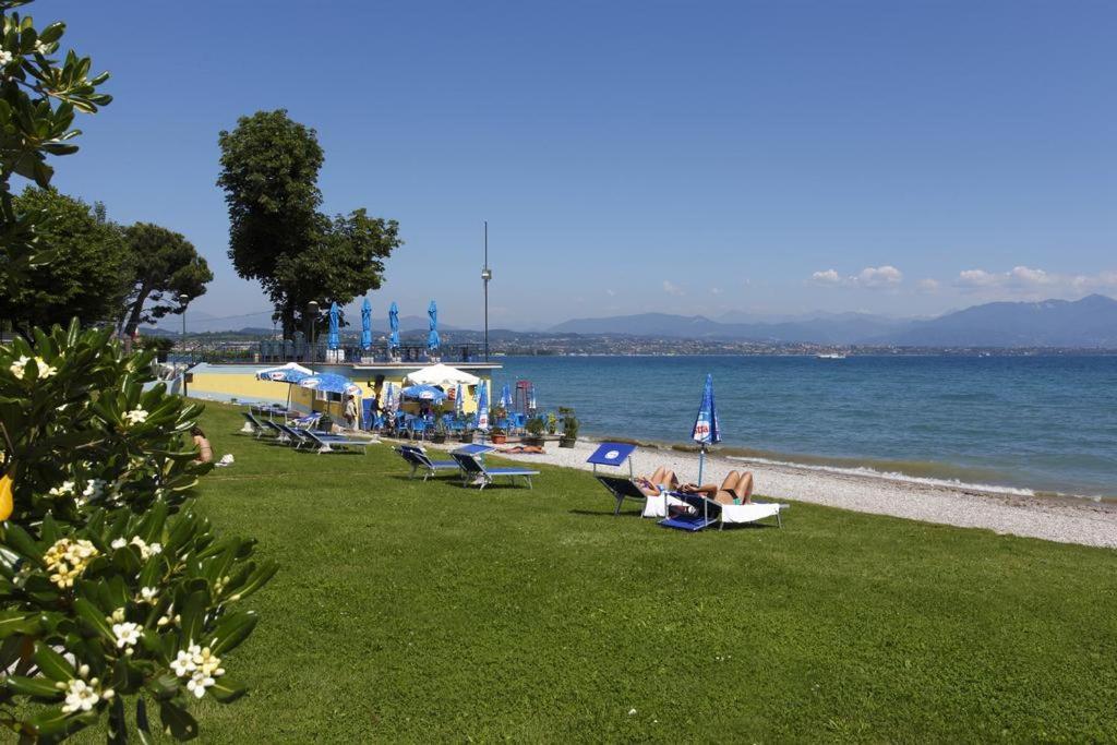 Appartamento Casa Vacanze Spiaggia D'Oro Desenzano del Garda Eksteriør billede
