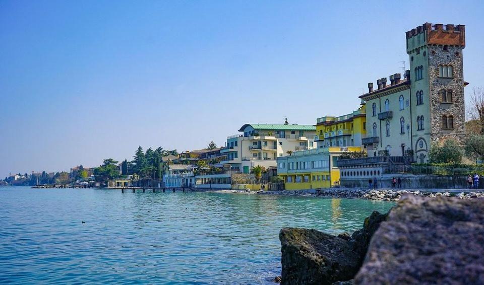 Appartamento Casa Vacanze Spiaggia D'Oro Desenzano del Garda Eksteriør billede