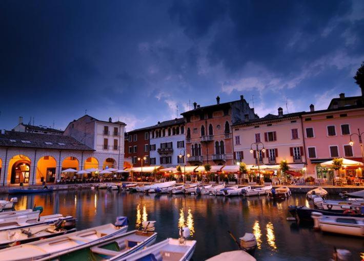 Appartamento Casa Vacanze Spiaggia D'Oro Desenzano del Garda Eksteriør billede